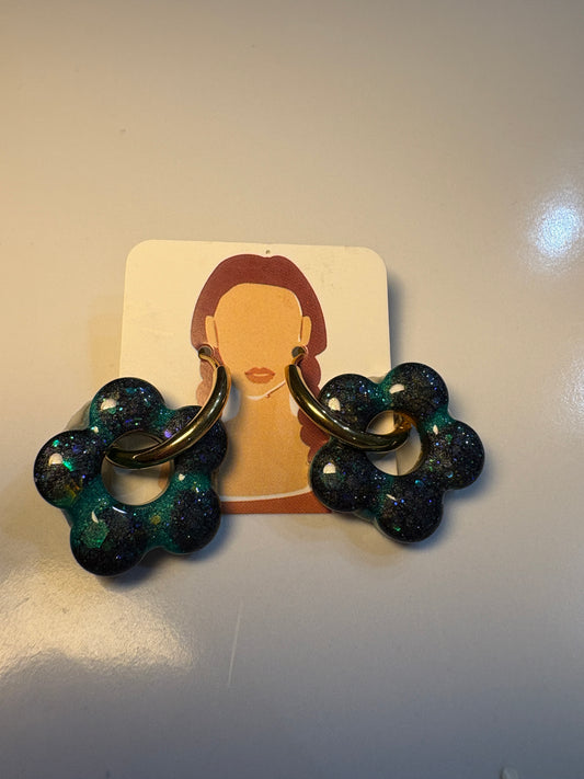 Boucles d'Oreilles Créoles Fleur Bleu Vert Galaxie Paillettes - FLORA