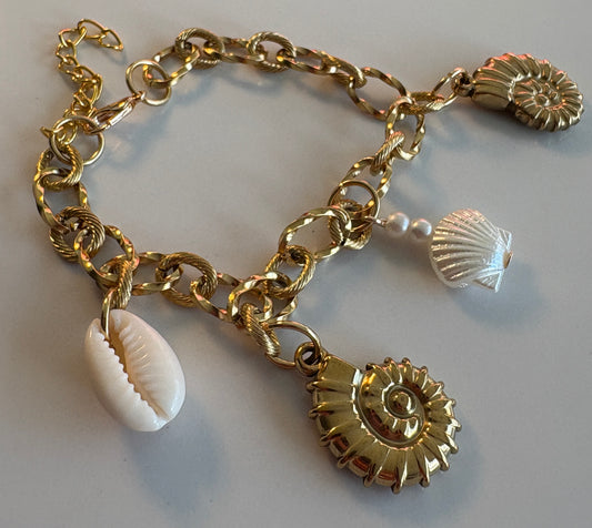 Bracelet Doré Thème Marin - Coquillages Dorés et Perles Blanches